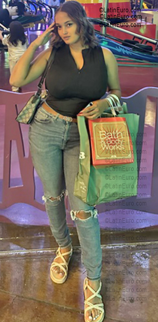 Date this young Dominican Republic girl Vanessa from Santo Domingo DO55628