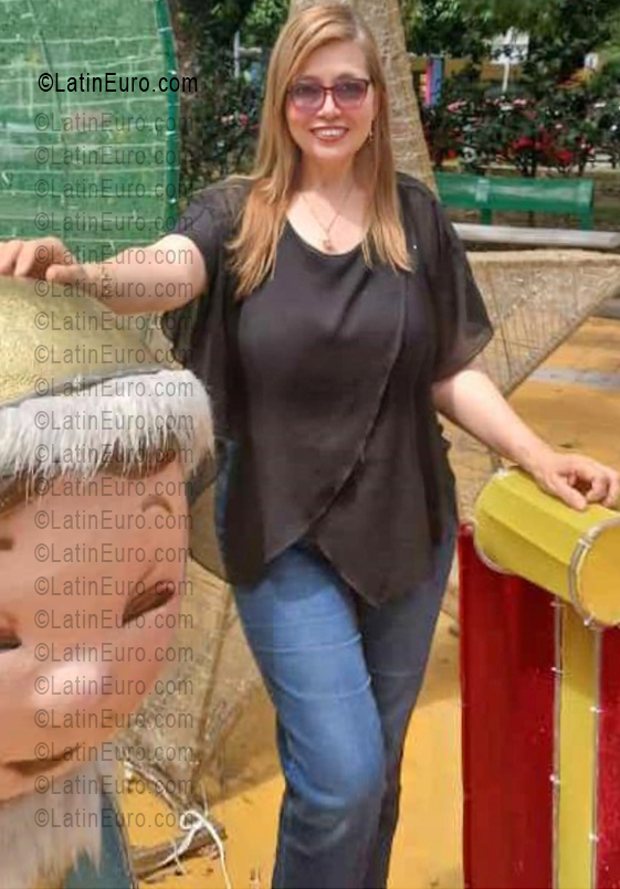 Date this delightful Colombia girl Noel from Bogota CO33544