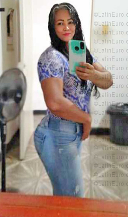 Date this delightful Colombia girl Adriana from Cali CO33546