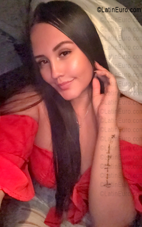 Date this fun United States girl Paula Andrea from Los Angeles US25259