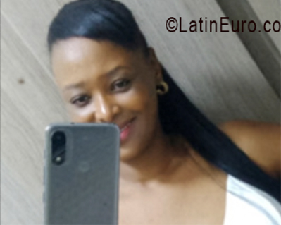Date this attractive Colombia girl Johana from Cali CO33554