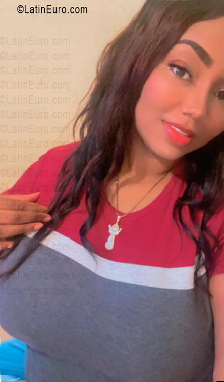 Date this passionate Dominican Republic girl Maurelys from Santo Domingo DO55796