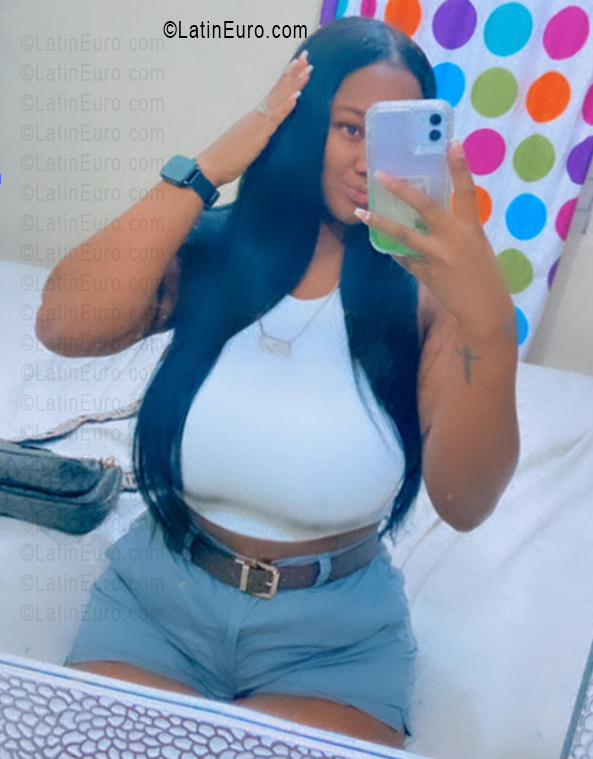 Date this hard body Dominican Republic girl Perla from San Cristóbal DO55831