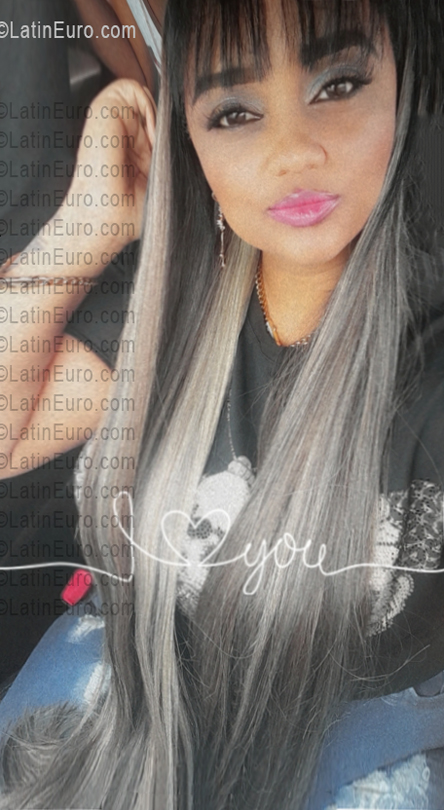 Date this hard body Dominican Republic girl Ana from Santo Domingo DO56321