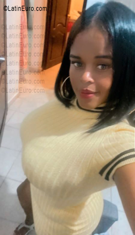 Date this cute Dominican Republic girl Yennifer from Santo Domingo DO55880