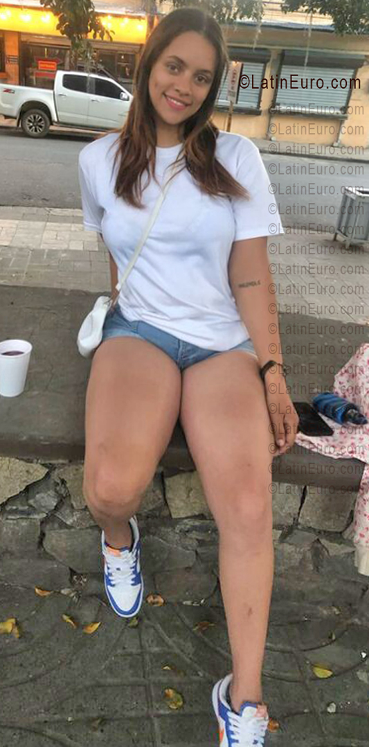 Date this charming Dominican Republic girl Yanilka from La Vega DO55881