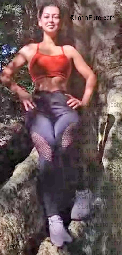 Date this athletic Brazil girl Rubia from Sao Jose Do Rio Preto BR12402