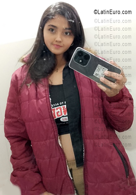 Date this attractive Colombia girl Luisana from Barranquilla CO33606