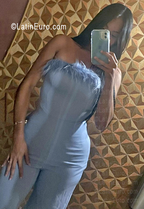 Date this good-looking Dominican Republic girl Frankelia from Santo Domingo DO55964