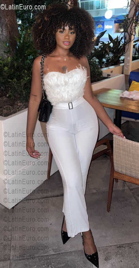 Date this attractive Puerto Rico girl Esmeilin from Caguas PR267