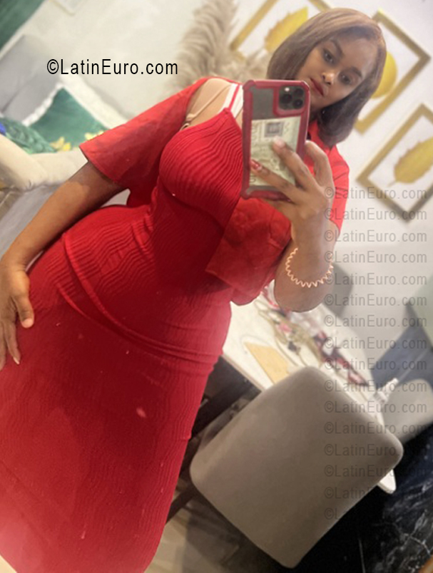 Date this exotic Dominican Republic girl Kenia from Santo Domingo DO55986