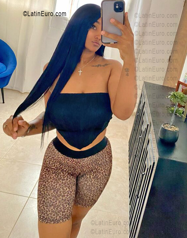 Date this tall Dominican Republic girl Debie from Santiago DO56026