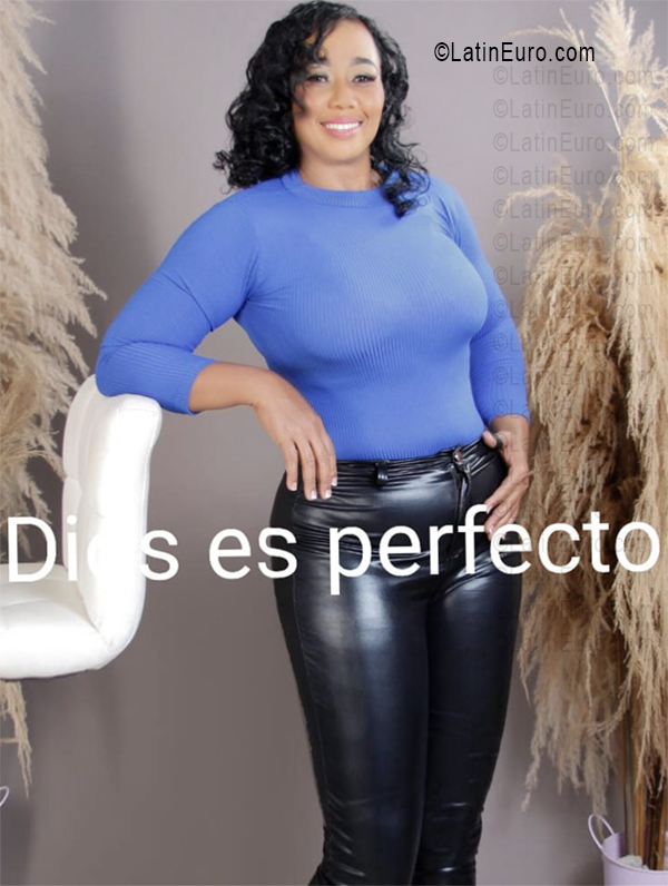 Date this good-looking Dominican Republic girl Midaly from Nagua DO56134