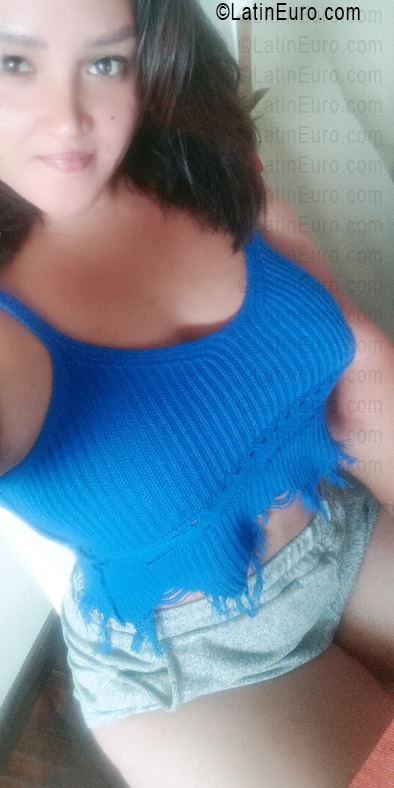 Date this good-looking Venezuela girl Ali from Caracas VE5450