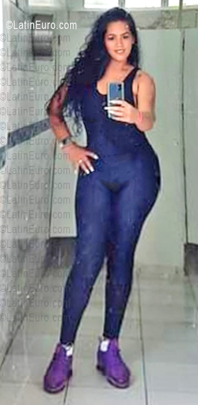 Date this stunning Venezuela girl Eliza from Caracas VE5468