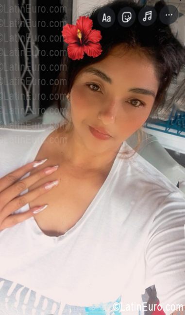 Date this foxy Colombia girl Kelly from Medellin CO33668