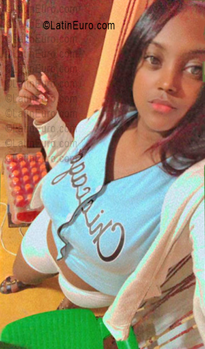 Date this voluptuous Dominican Republic girl Yossy from La Vega DO56206
