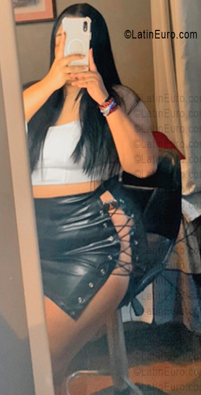 Date this fun Mexico girl Val from Nuevo Leon MX2790