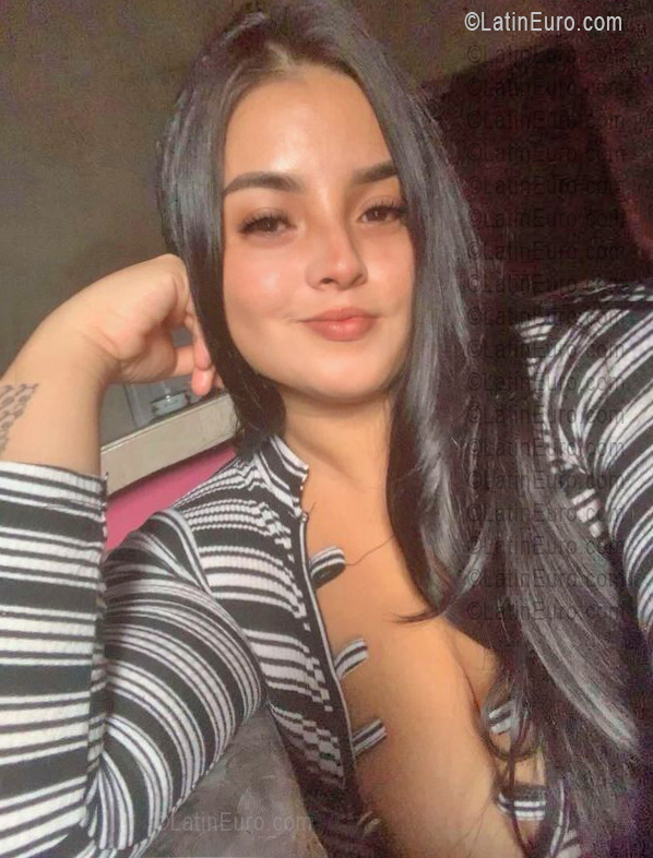 Date this athletic Ecuador girl Victoria from Vinces EC1131