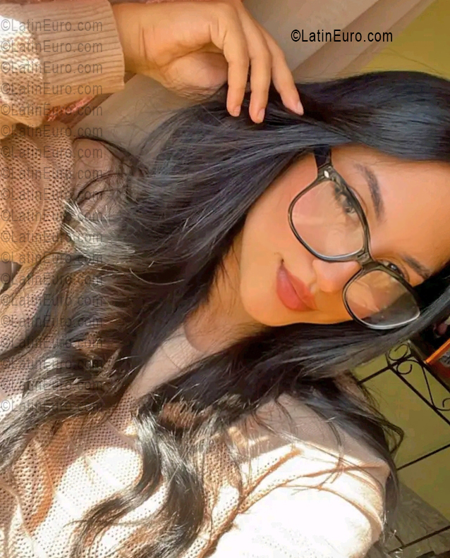 Date this delightful Venezuela girl Leonella velasquez from Maturin VE5595
