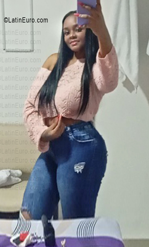 Date this stunning Colombia girl Tatiana from Cali CO33711