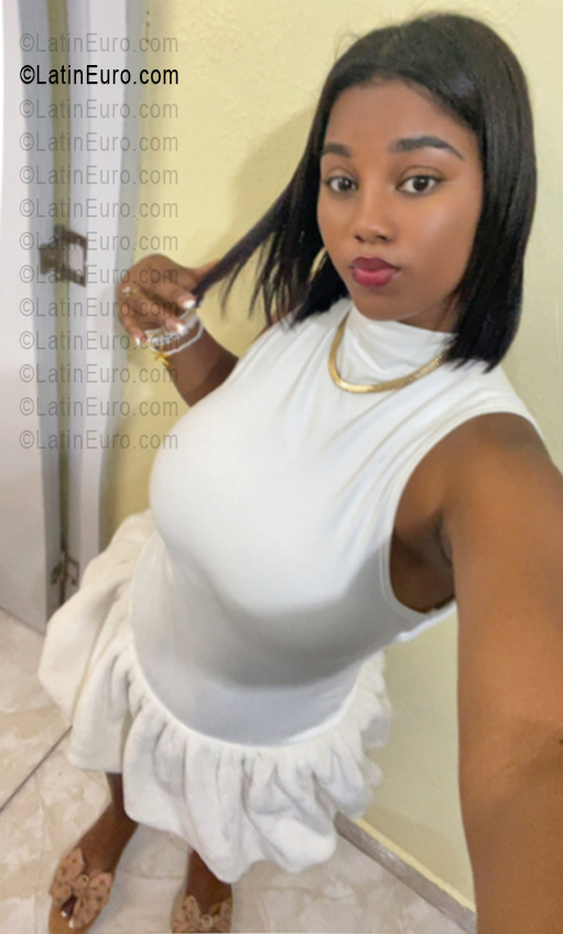 Date this tall Dominican Republic girl Cynthia from La Romana DO56377