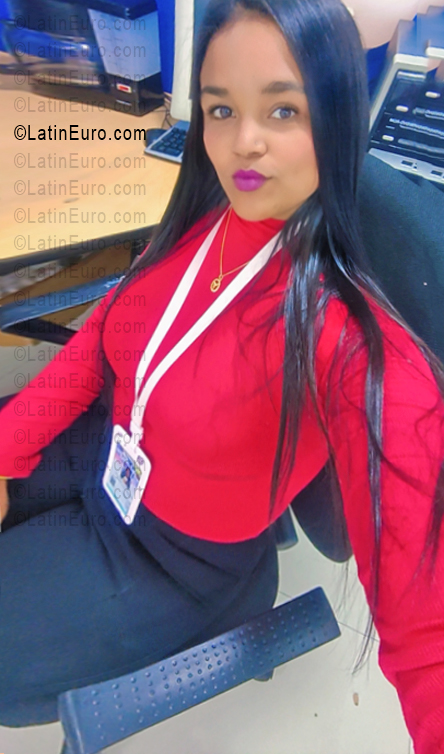 Date this lovely Venezuela girl Daniella from Caracas VE5664