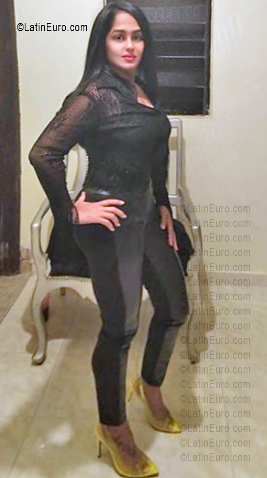 Date this sensual Dominican Republic girl Angela from Santo Domingo DO56442