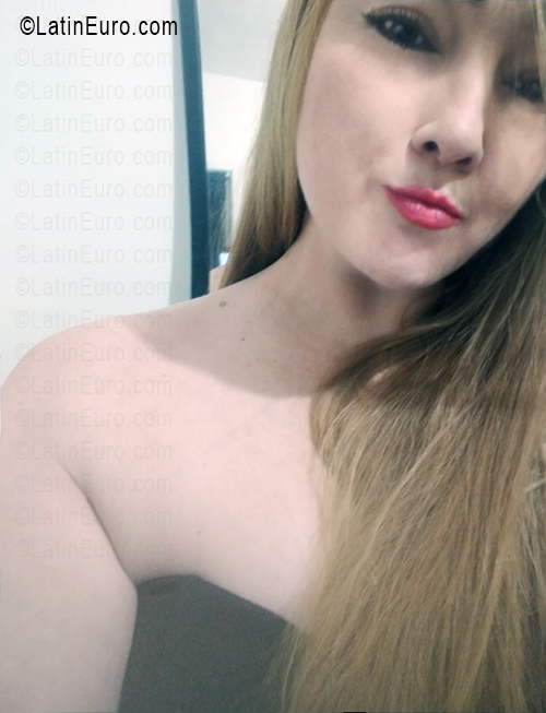 Date this happy Mexico girl Berenice from Hermosillo MX2795