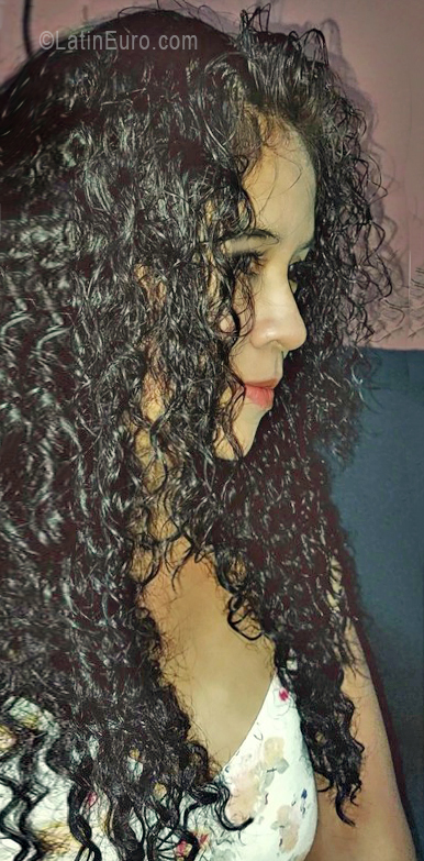 Date this nice looking Guatemala girl Carolina from Guatemala GT201