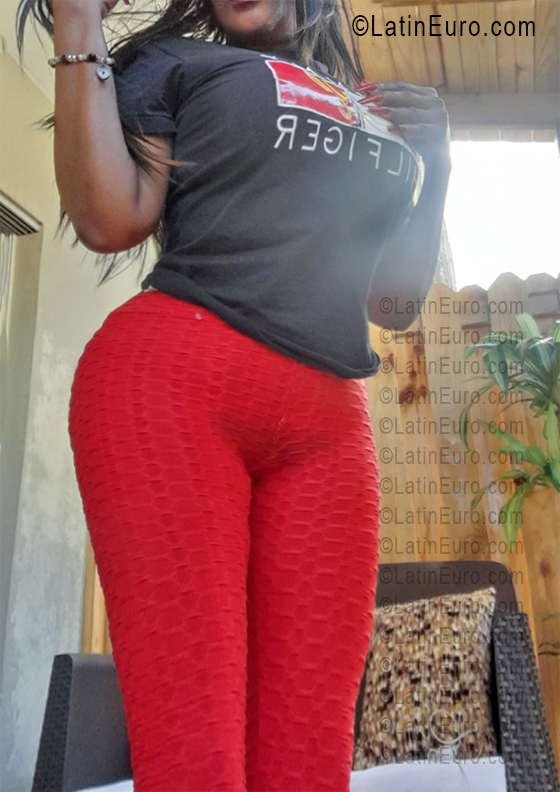 Date this passionate Dominican Republic girl Catalina from Santo Domingo DO56509