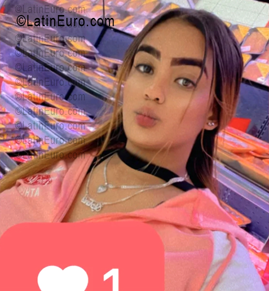 Date this passionate Dominican Republic girl Stephanie from Santo Domingo DO56511