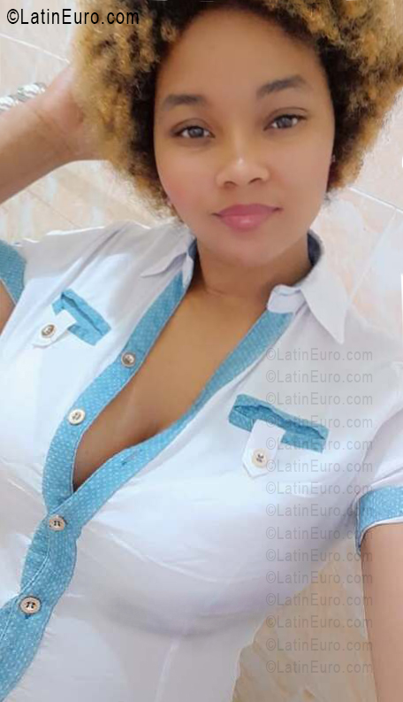 Date this beautiful Dominican Republic girl Elianny from Santiago DO56521