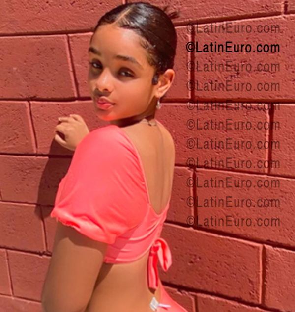 Date this stunning Dominican Republic girl Aleysha from Santiago DO56645