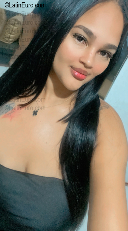 Date this passionate Dominican Republic girl Yennifer from Santo Domingo DO56686
