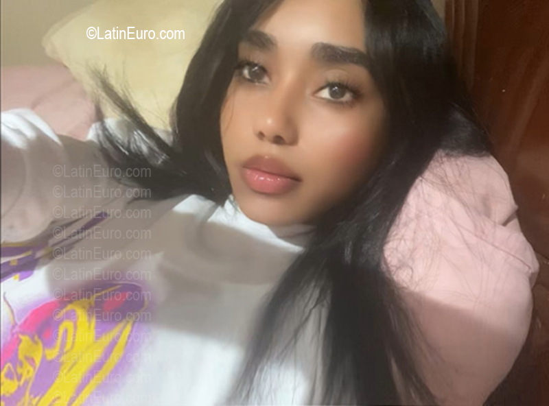 Date this hot Dominican Republic girl Amelet from Santo Domingo DO56723