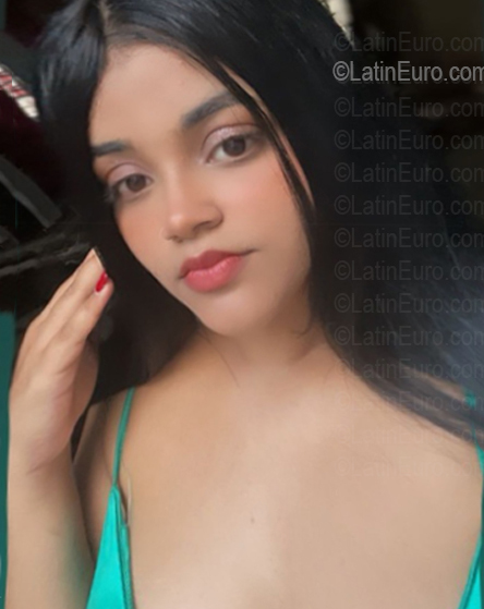 Date this tall Dominican Republic girl Dairiany from Tenares DO56744