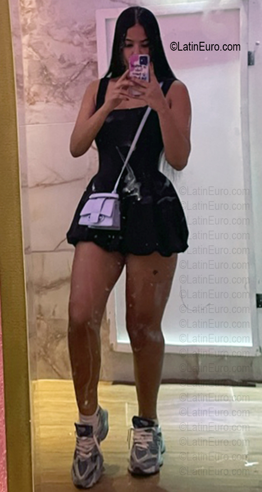 Date this lovely Dominican Republic girl Esca from La Altagracia DO56753