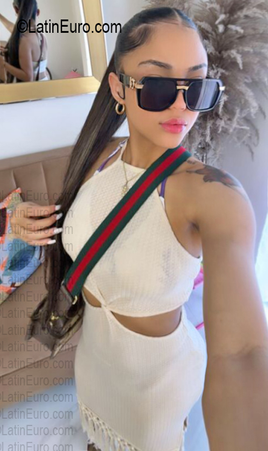 Date this sultry Dominican Republic girl Raysa from Santo Domingo DO56763