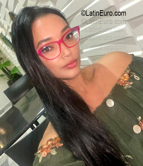 Date this lovely Dominican Republic girl Katherine from Santiago DO56769