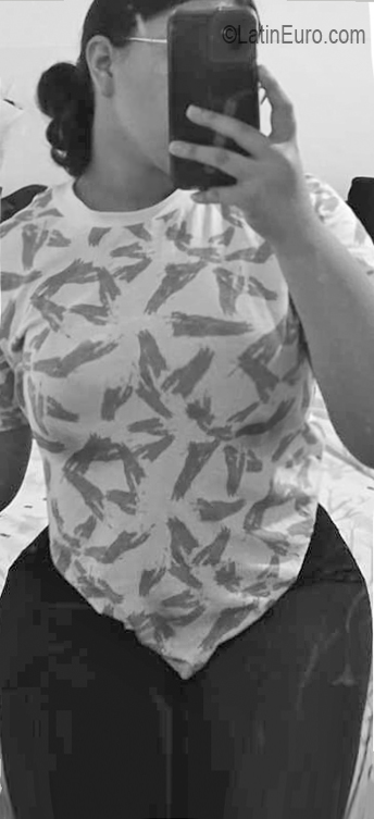 Date this foxy Honduras girl Mara from Tegucigalpa HN3017