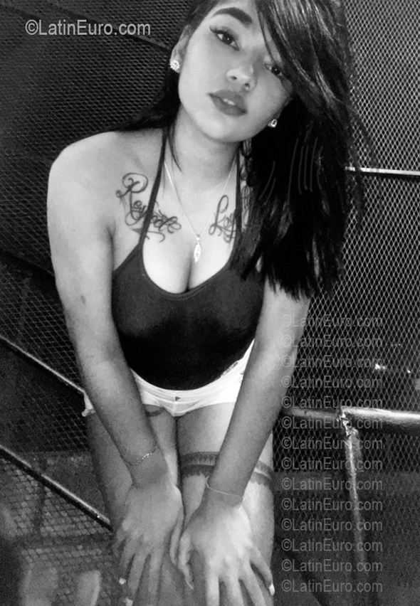 Date this gorgeous Dominican Republic girl Katherine from Santo Domingo DO56893