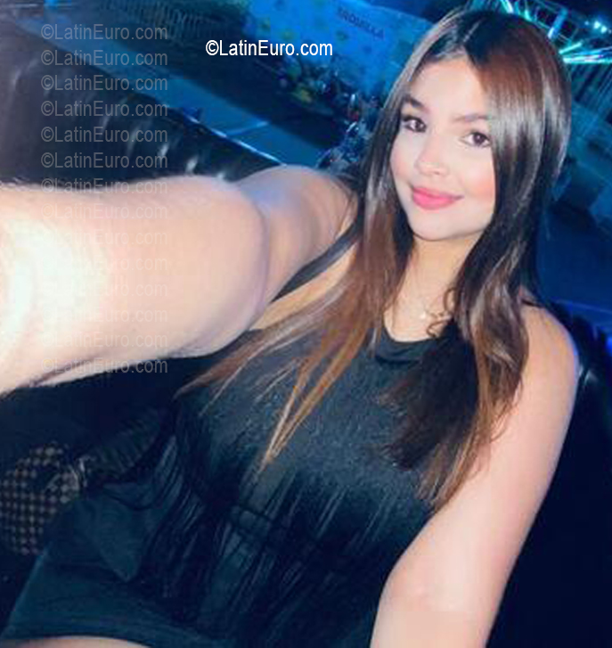 Date this lovely Colombia girl IVANA from Maicao CO33819