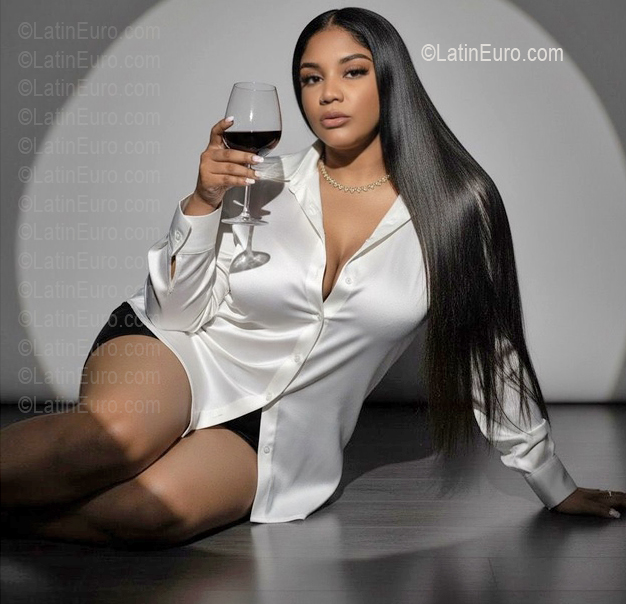 Date this charming Dominican Republic girl Isabel from Santo Domingo DO56977