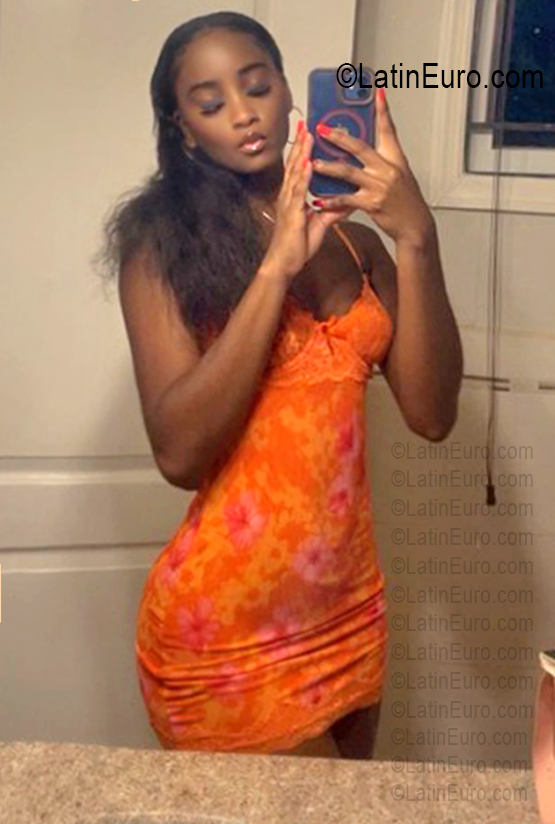 Date this sultry Jamaica girl Sherika from Kingston JM2752