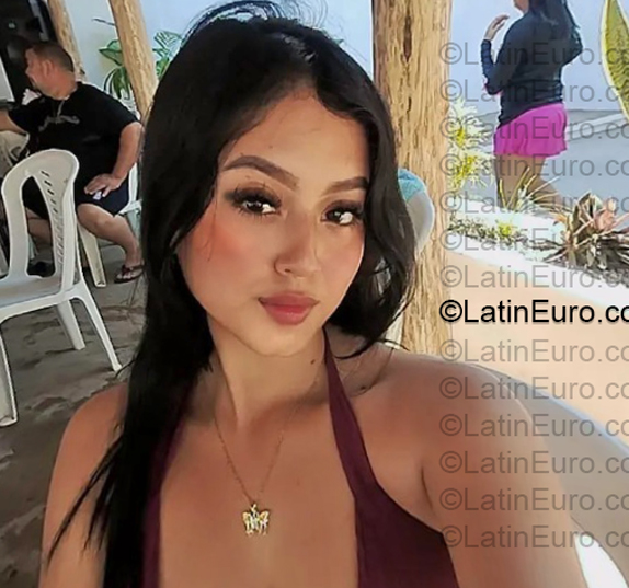 Date this young Chile girl Michell from Chile CL463