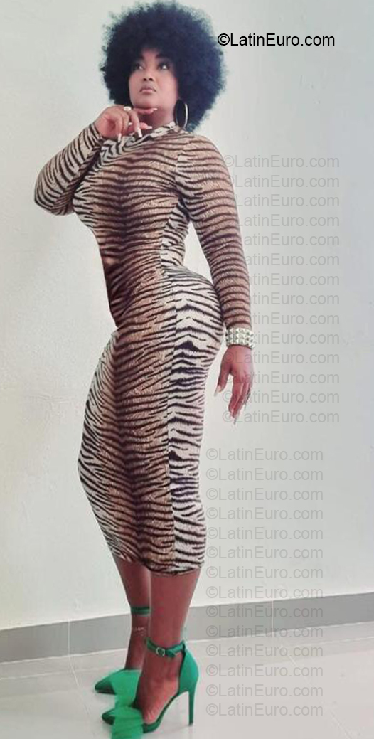 Date this lovely Dominican Republic girl Negrita from Ato Mayor DO57063