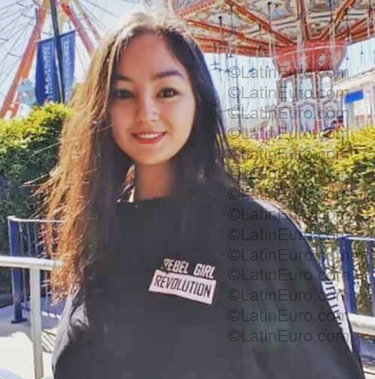Date this tall Bolivia girl Lucia from Cercado BO164