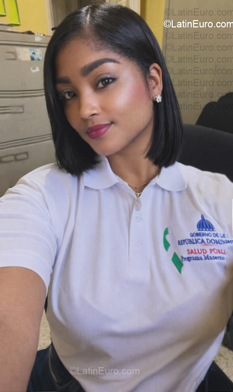 Date this good-looking Dominican Republic girl Yanet from Santo Domingo DO57084