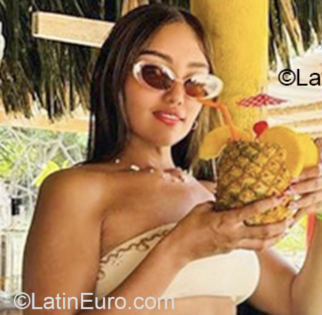 Date this sultry Colombia girl Ile Johana from Santa Marta CO33878